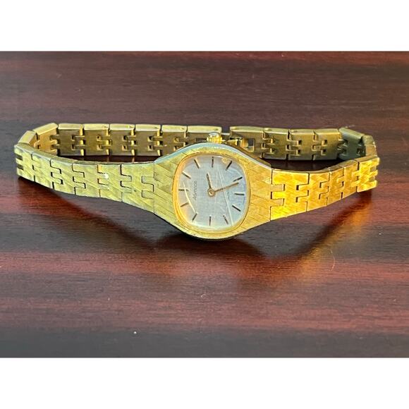 VTG Advance Quartz Women's Wristwatch Gold Tone Y120A Untested - Picture 3 of 10